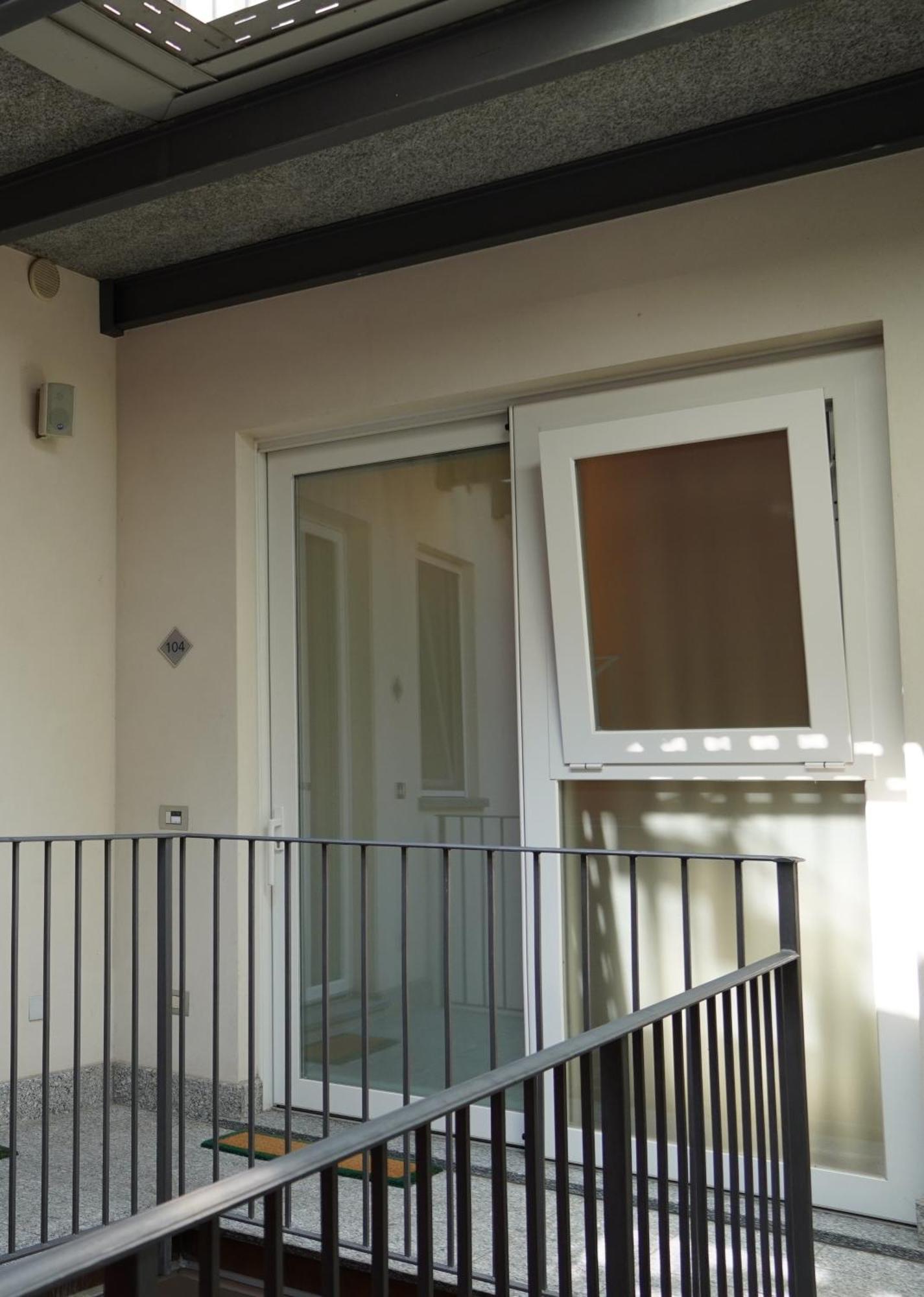 Hotel Ponti Angera Exterior photo
