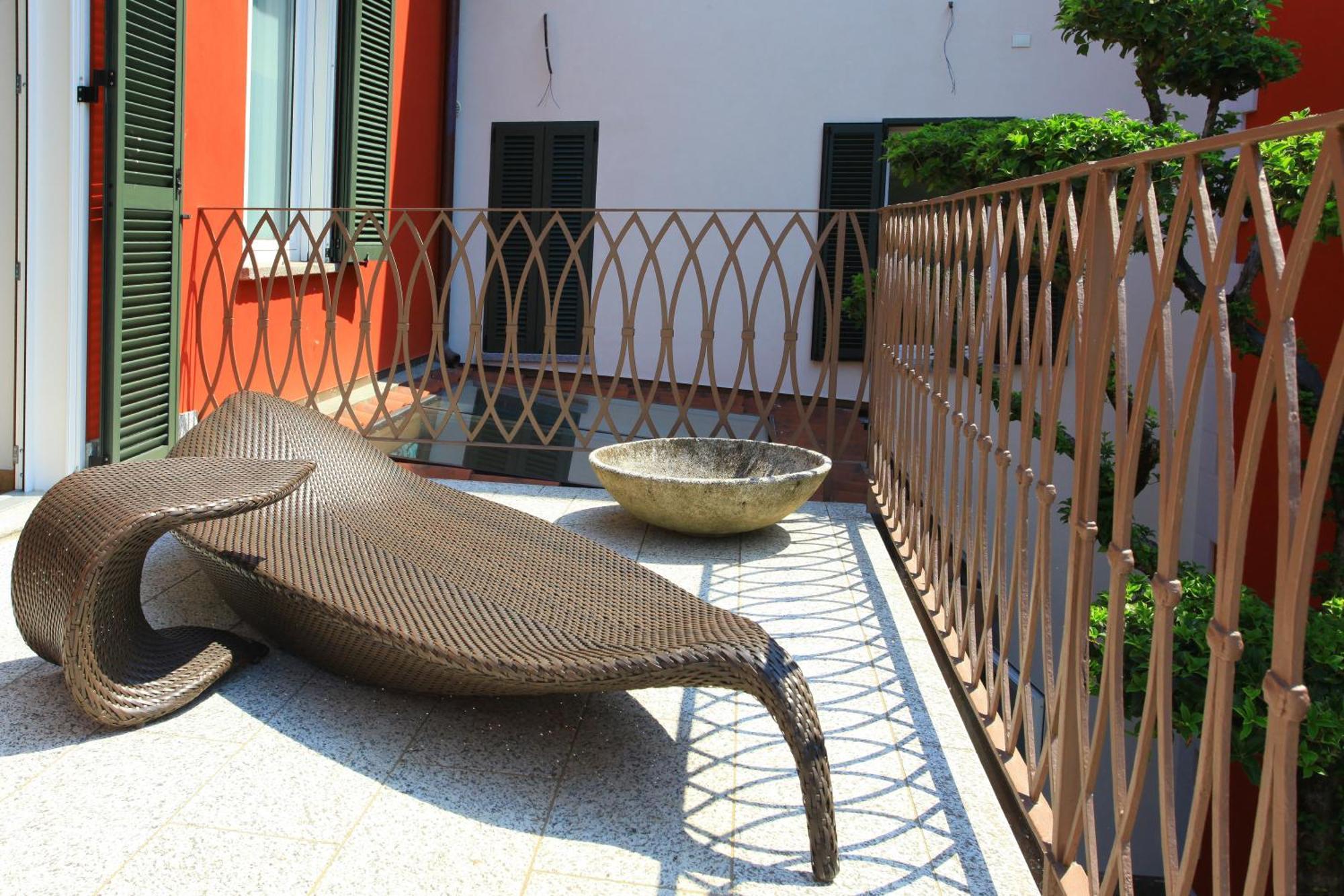 Hotel Ponti Angera Exterior photo